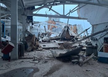 Масована атака на Київщину: пошкоджено будівлі й авто у трьох районах (ФОТО)