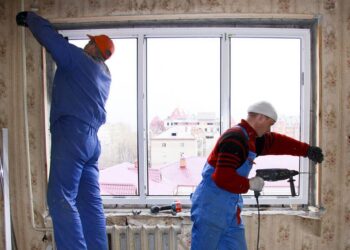 На Березанщині замінили вікна у постраждалих селах після лютневого обстрілу