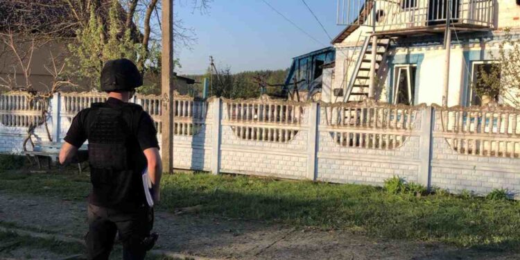 На Бучанщині пошкоджені будинки через нічну атаку БПЛА