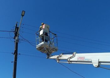 На Київщині енергетики заживили понад 600 споживачів після обстрілів