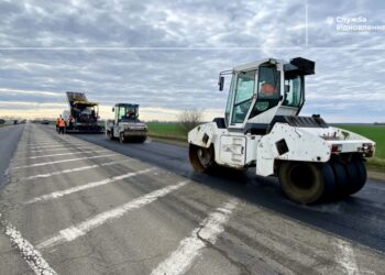 На Київщині ремонтують аварійно-небезпечні ділянки доріг “картами”