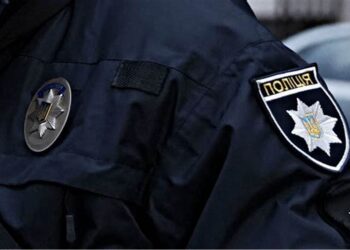 На Київщині школяр курив і лаявся в маршрутці: поліція відреагувала