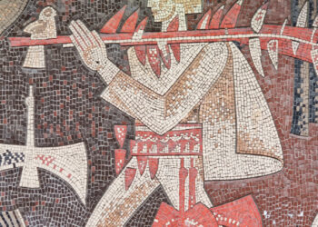 На Майдані Незалежності демонтують незаконну рекламу | ПРО ГОЛОВНЕ