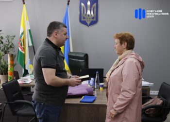 Орден “За мужність” матері загиблого Героя передаали у Борці