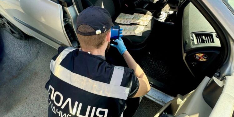 Шахрайство на водійських іспитах: на Київщині чоловік обіцяв “вплинути” за гроші