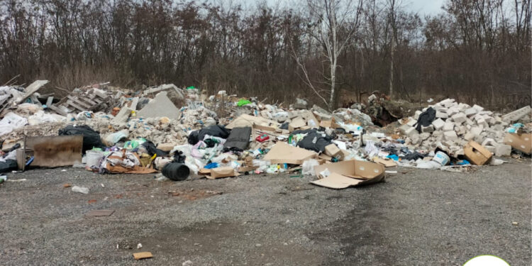 У Бучанському районі виявили чергове незаконне сміттєзвалище