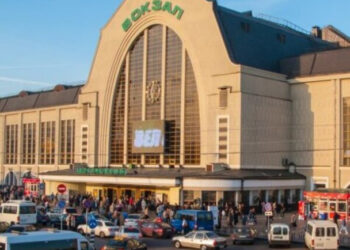 У Києві облаштують безбарʼєрний маршрут від Оболоні до Центрального вокзалу | ПРО ГОЛОВНЕ