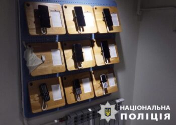 У Вишгороді чоловік викрав смартфон з прилавку магазину