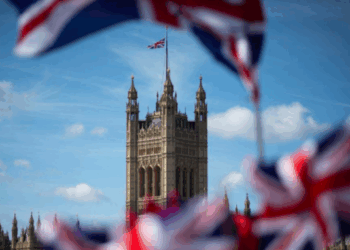 Велика Британія ввела 150 санкцій проти Росії — Politico |