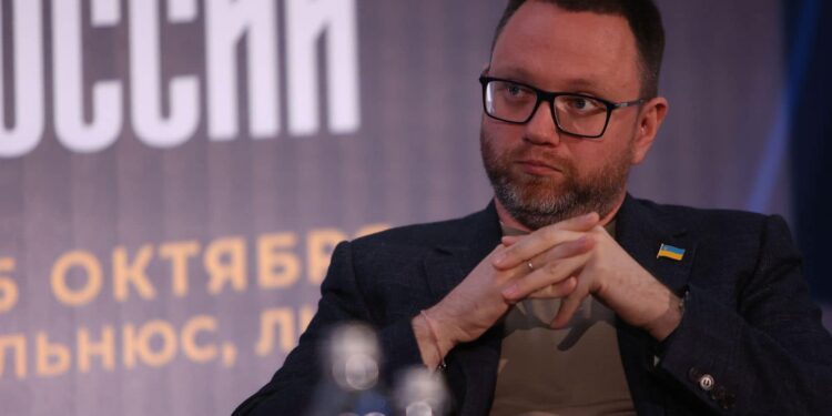 Замість проблем округу нардеп від Київщини зайнявся геополітикою
