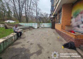 Замість тосту – ножове. У Бучі затримали чоловіка, який завдав ножові поранення знайомому