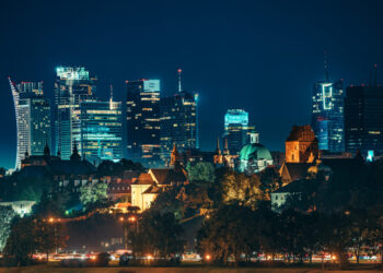 Українці стали лідерами серед іноземців за купівлею нерухомості в Польщі Економіка