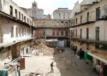 Центральний гастроном на Хрещатику – після реставрації залишився лише фундамент будівлі | ПРО ГОЛОВНЕ