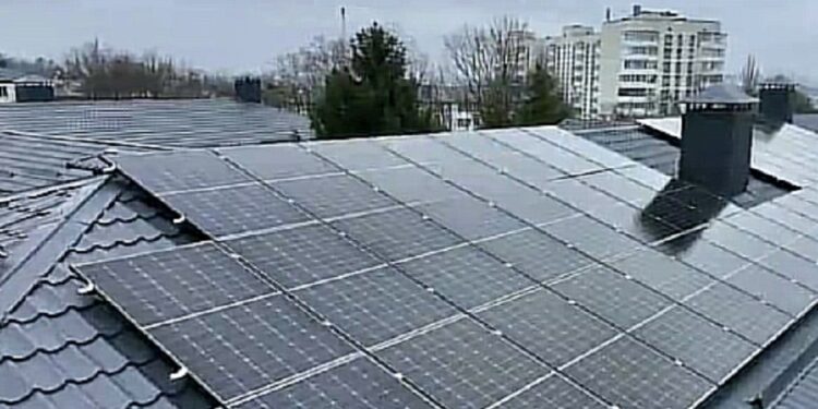 Чотири амбулаторії у Таращі обладнали сонячними електростанціями