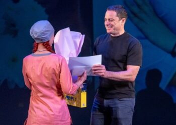 Мер Кам’янського Білоусов вручив нагороди медичним працівникам міста