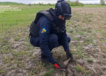 На Київщині чоловік натрапив на міну під час польових робіт