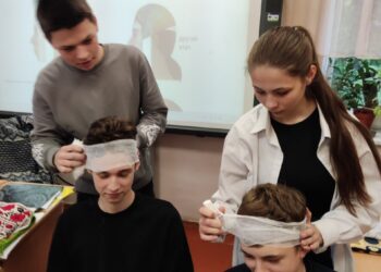 Обухівські школярі вчились надавати допомогу при ДТП