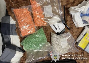 Організували мережу по розповсюдженню наркотиків на території України: поліція Київщини скерувала до суду обвинувальний щодо злочинної організації