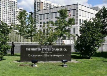 Посольство США в Києві попередило про можливу масовану повітряну атаку