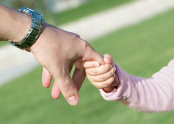 Рада ухвалила законопроєкт, який забороняє засудженим за колабораціонізм і держзраду в Україні всиновлювати дітей