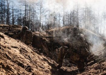 “Україна стоїть, доки стоїть піхота”. Зеленський і Сирський привітали військових зі святом. Відео