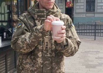 Бровари прощаються із Героєм Вʼячеславом Колесніченком