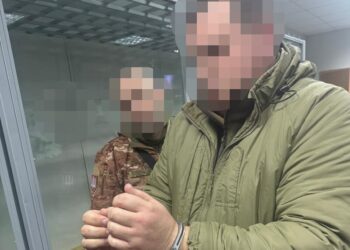 Екскомбриг забезпечував виплати дружині за “участь” у бойових діях, вона отримала майже 1,2 млн грн – ДБР