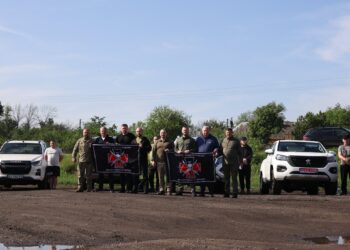 Громади Київщини передали 72-й бригаді імені Чорних Запорожців 1000 FPV-дронів і 10 пікапів