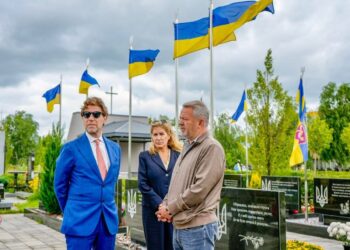 Італійський посол з дружиною відвідали Бучу