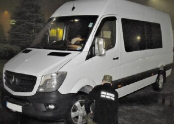 На кордоні в Польщі затримали українця, котрий керував бусом без ідентифікаційних номерів – СВІТ