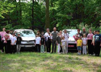 Нові авто отримали дитячі будинки сімейного типу Київщини