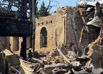 Памʼятка архітектури ХІХ століття на Шулявці постраждала від російського обстрілу | ПРО ГОЛОВНЕ