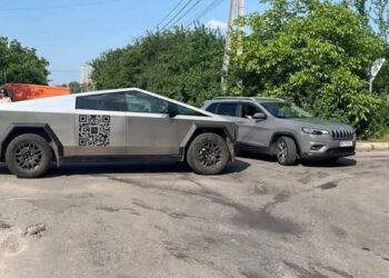 Під Києвом розбили перший в Україні Tesla Cybertruck