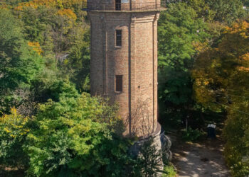 Попри статус пам’ятки: суд дозволив забудову території Голосіївської вежі у Києві | ПРО ГОЛОВНЕ