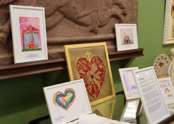 У Києві експонуються роботи 14-річної бучанки Анни Міщенко, яка загинула під час окупації