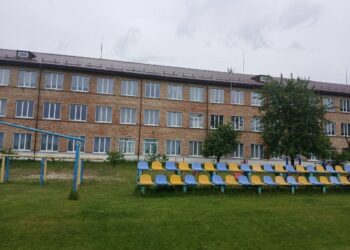 У Кодрянському ліцеї на Макарівщині відремонтували покрівлю
