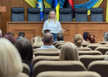 В Ірпені обговорили деталі концепції військового сектору кладовища з родинами загиблих Героїв