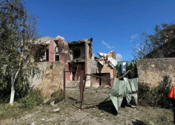 В Ірпені уламки БпЛА пошкодили щонайменше шість будинків: є постраждала