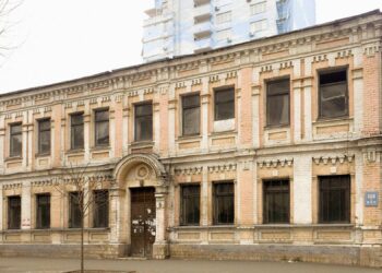 Забудова Києва — на Лукʼянівці продають дореволюційну садибу ХІХ століття  | ПРО ГОЛОВНЕ