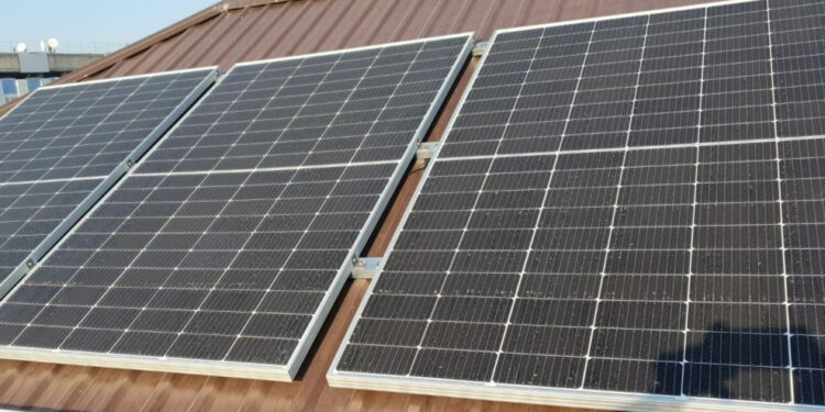 VARUS інвестує 100 млн грн у встановлення сонячних панелей на своїх магазинах Економіка