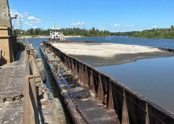8 тисяч тонн піску з Десни: справу про екозбитки на 6 млн грн передано до суду