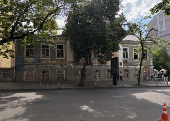 “Будинок з хлібною лавкою”: прокуратура вимагає врятувати історичну споруду в центрі Києва | ПРО ГОЛОВНЕ