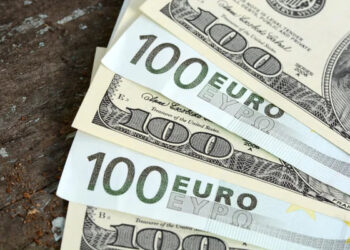 Долар і євро подешевшали в обмінниках |