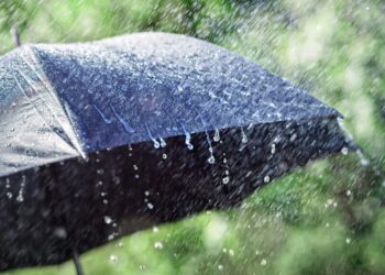 Дощі, грози і шквали. Для більшості областей України оголосили штормове попередження