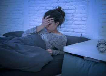 Як відновити сили після безсонної ночі через обстріли