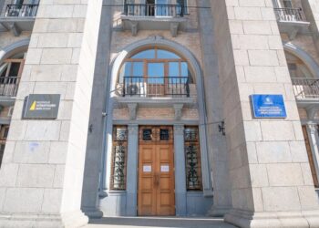 Конфлікт інтересів, неправдиві декларації, зв’язки з РФ. “Українські новини” склали перелік скандалів навколо НАБУ