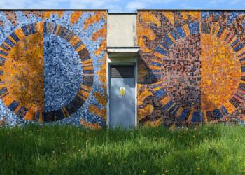 Мозаїки 70-х років на Варшавському медуніверситеті стали історичними пам’ятками | ПРО ГОЛОВНЕ