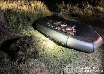 На Київщині затримали браконьєра, який ловив рибу сітками у водосховищі