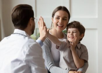 Психологічні особливості прийомної дитини. Фонд Ріната Ахметова провів вебінар для кандидатів у прийомні батьки