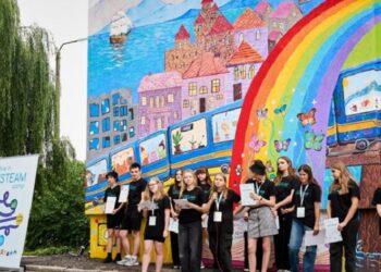 У Демидові на Київщині під час відпочинку у таборі підлітки створили мурал